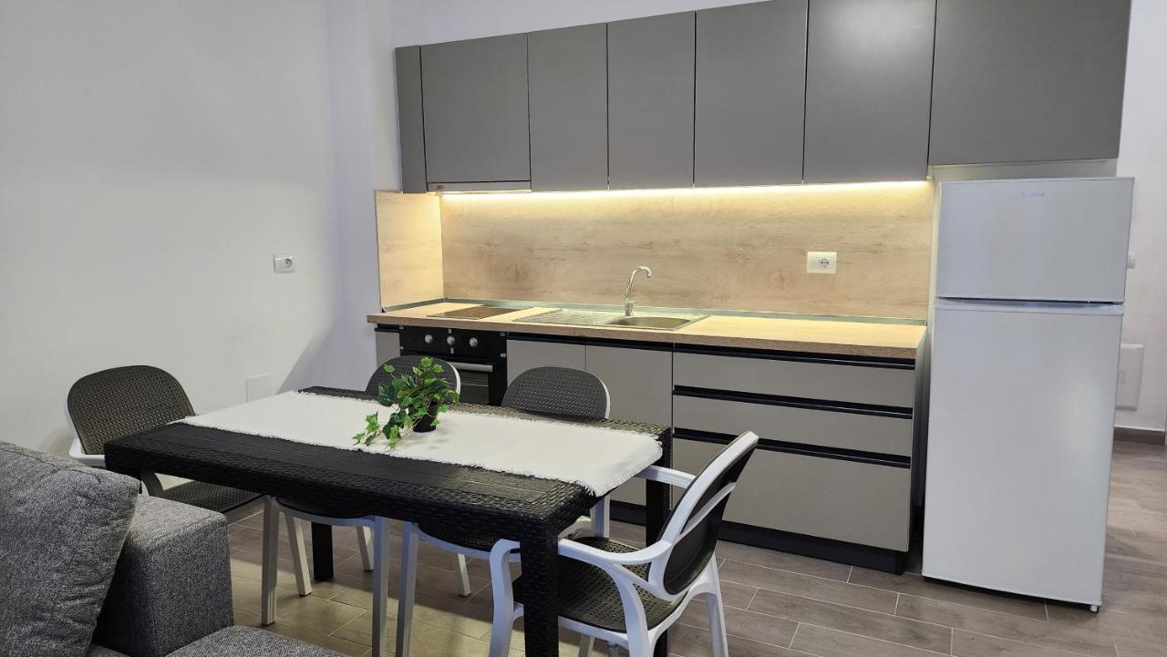 Solar Rooms And Apartments Химар Екстериор снимка